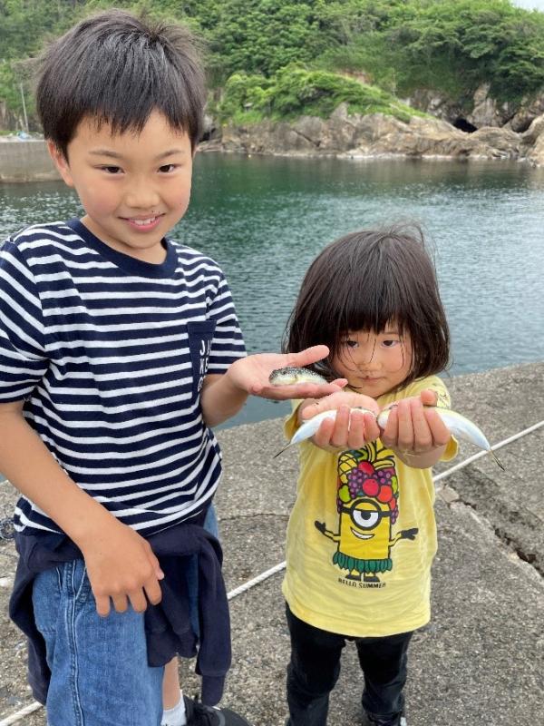 竹ノ内さんのお子さんが釣りをする様子