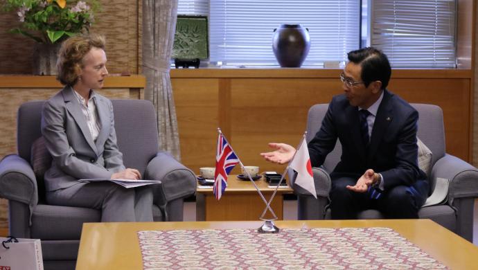 セーラ・ウテン在大阪英国総領事表敬訪問