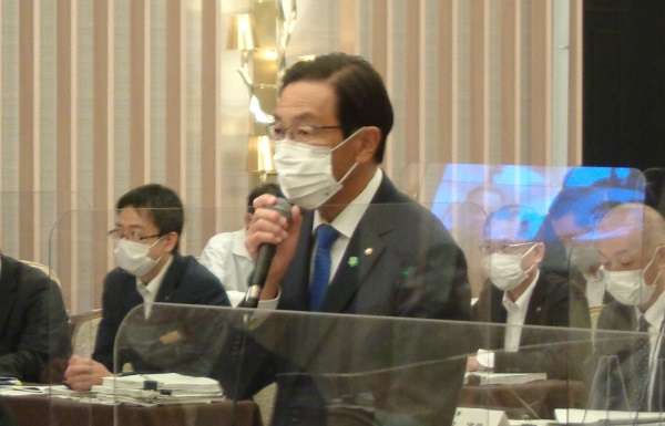 第2回京都府総合計画策定検討委員会に出席する知事