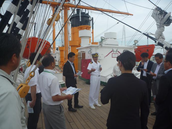 富山新港管理局（富山県射水市）海王丸船上で活用状況を聴取
