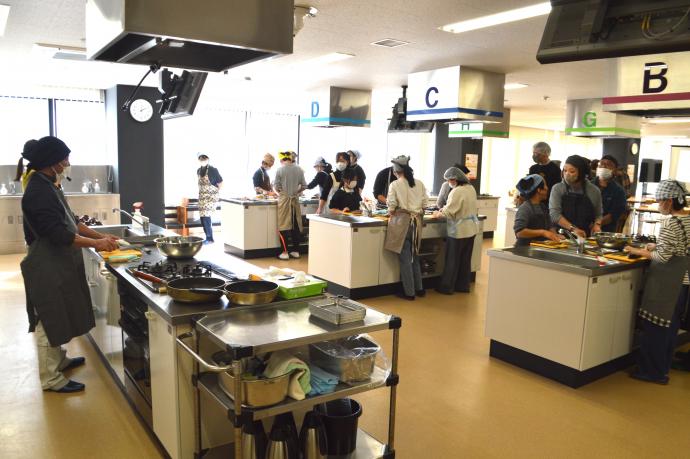 昨年度の料理教室の様子