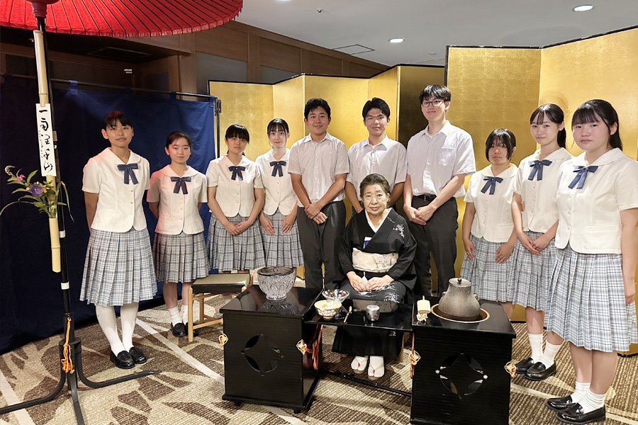 山梨学院高等学校