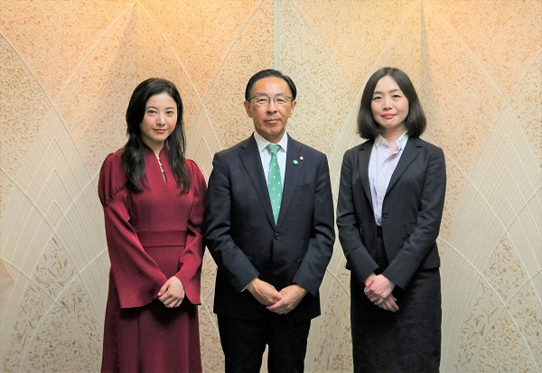 吉高由里子さんの表敬訪問に出席する知事
