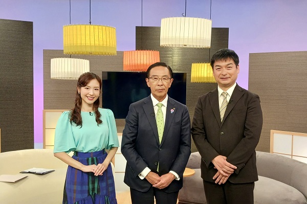 「きょうと経済テラス・キュンと！」に出演する知事