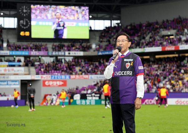 オレンジリボンキャンペーン啓発活動に出席する知事