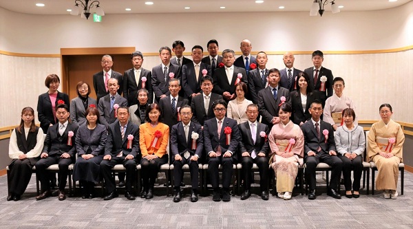 「京都府の現代の名工」、「明日の名工」表彰式に出席する知事