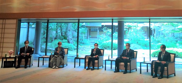 京都労働経済活力会議の開催に出席する知事