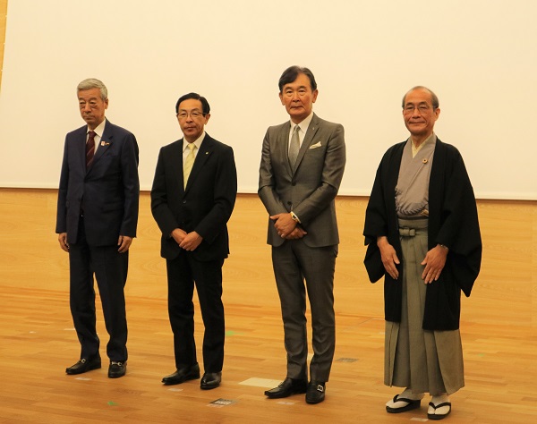 「関西地域文化フェア」シンポジウムに出席する知事