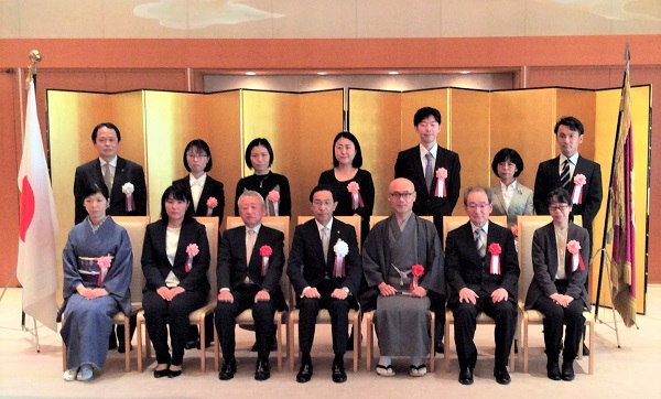 令和3年度京もの認定工芸士称号授与式に出席する知事