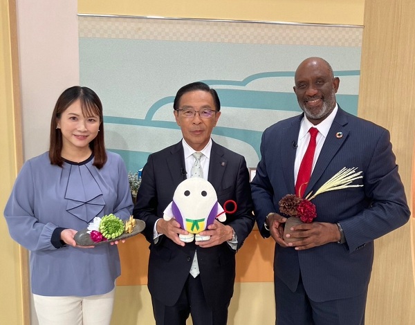 「あったか京都!」に出演する知事