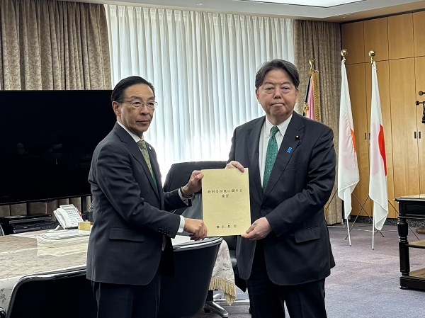 鳥インフルエンザ等にかかる財政措置を要望に出席する知事