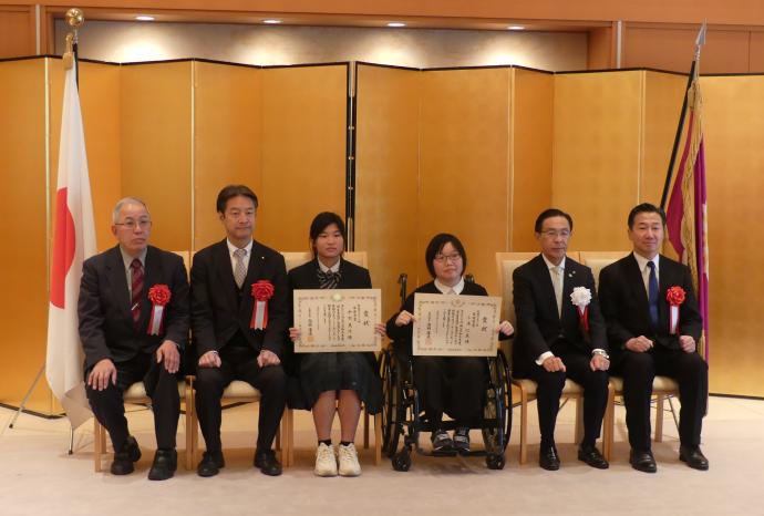 「障害者週間」啓発ポスター及び体験作文コンクール表彰式に出席する知事