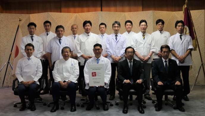 京料理オーナーによる独自認証基準に係る記者会見に出席する知事