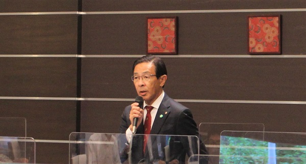第1回京都府地域共創大学連携会議に出席する知事