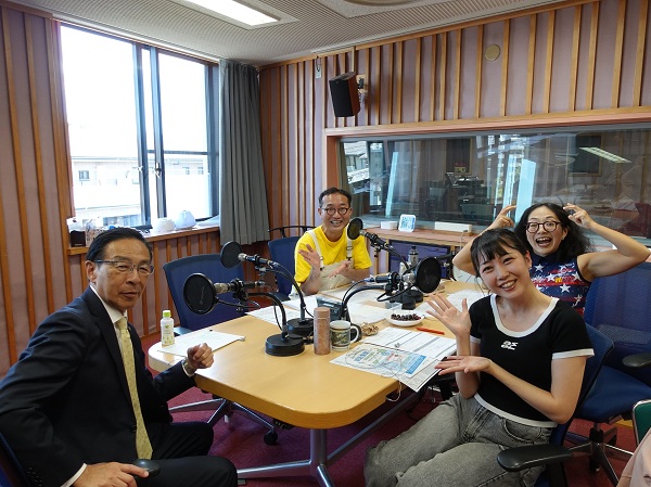 「京都トークRUN」に出演する知事