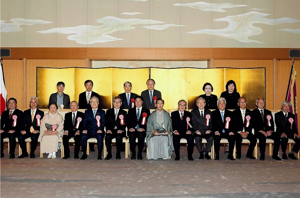 令和7年度京都府産業功労者等表彰式に出席する知事