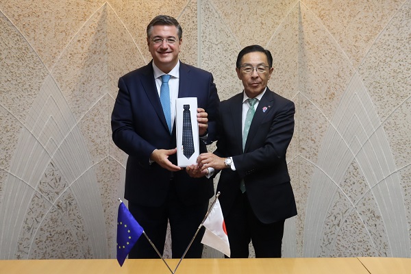 欧州委員（持続可能な運輸・観光担当）の表敬訪問に出席する知事