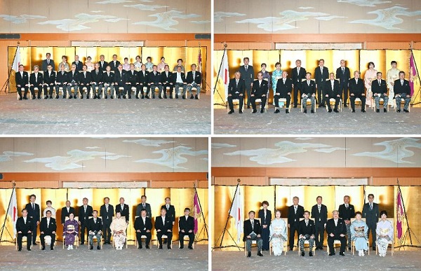 令和7年秋の勲章伝達式に出席する知事