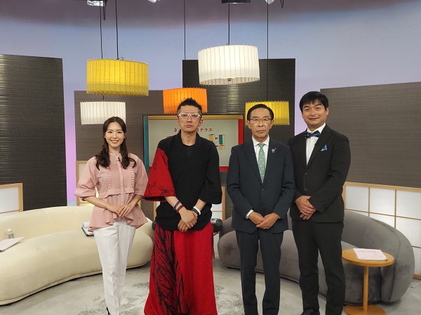 「きょうと経済テラス・キュンと!」に出演する知事