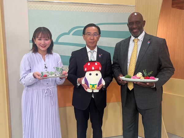 「あったか京都!」に出演する知事