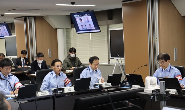 高病原性鳥インフルエンザ等に係る京都府家畜伝染病等対策本部会議(第4回)に出席する知事