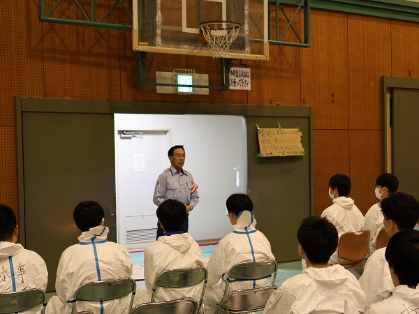 高病原性鳥インフルエンザ防疫作業に従事する京都府職員等への激励に出席する知事