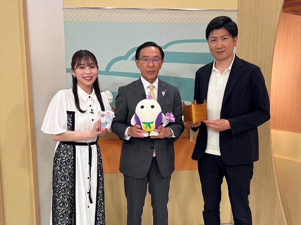 「あったか京都!」に出演する知事