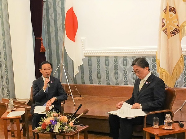 令和7年度第1回府市トップミーティングに出席する知事