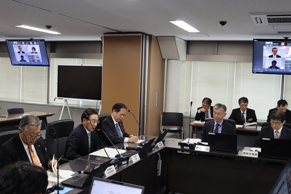 高病原性鳥インフルエンザ等に係る京都府家畜伝染病等対策本部会議に出席する知事