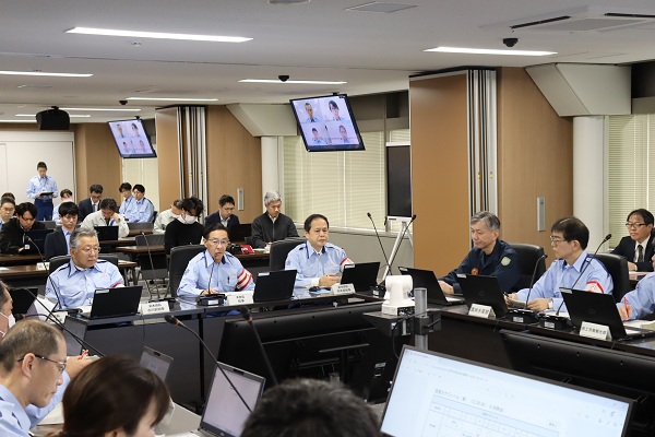 高病原性鳥インフルエンザ等に係る京都府家畜伝染病等対策本部会議(第3回)に出席する知事