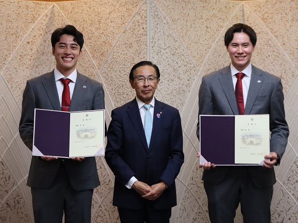 京都府文化観光大使委嘱式に出席する知事