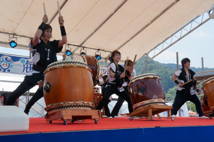 写真：中丹太鼓おもてなし隊”絆”ステージ