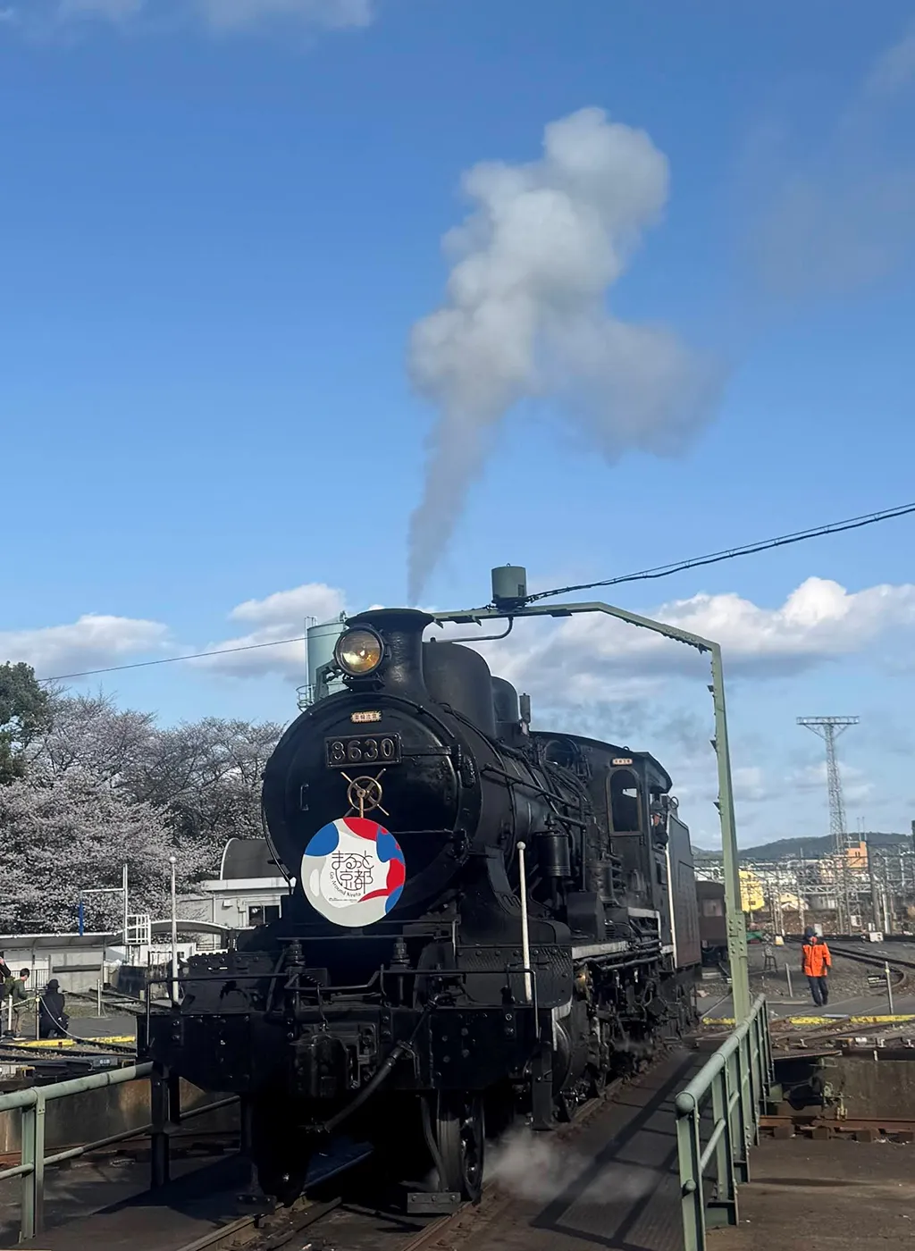 「まるっと京都」ヘッドマークの巡回展示中！