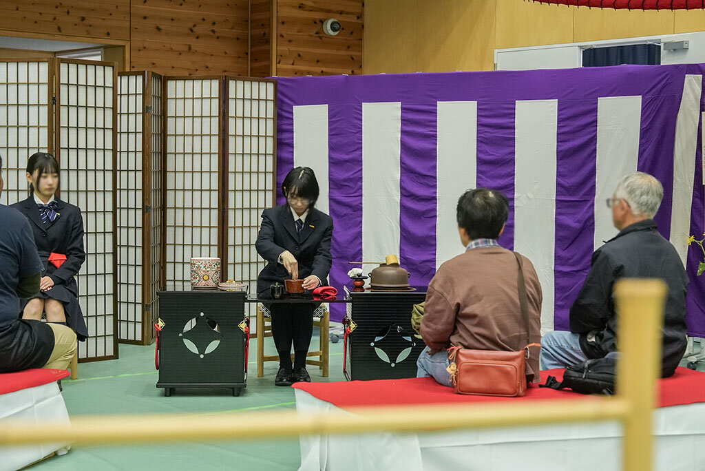 高校茶道部による呈茶