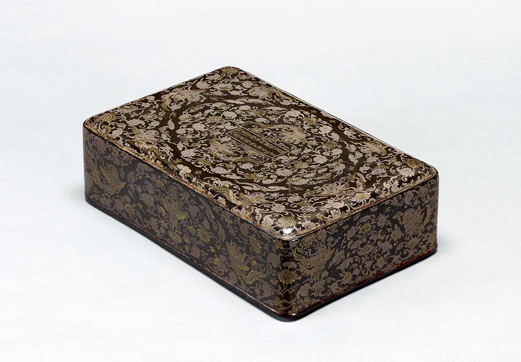 宝相華迦陵頻伽蒔絵𡑮冊子箱