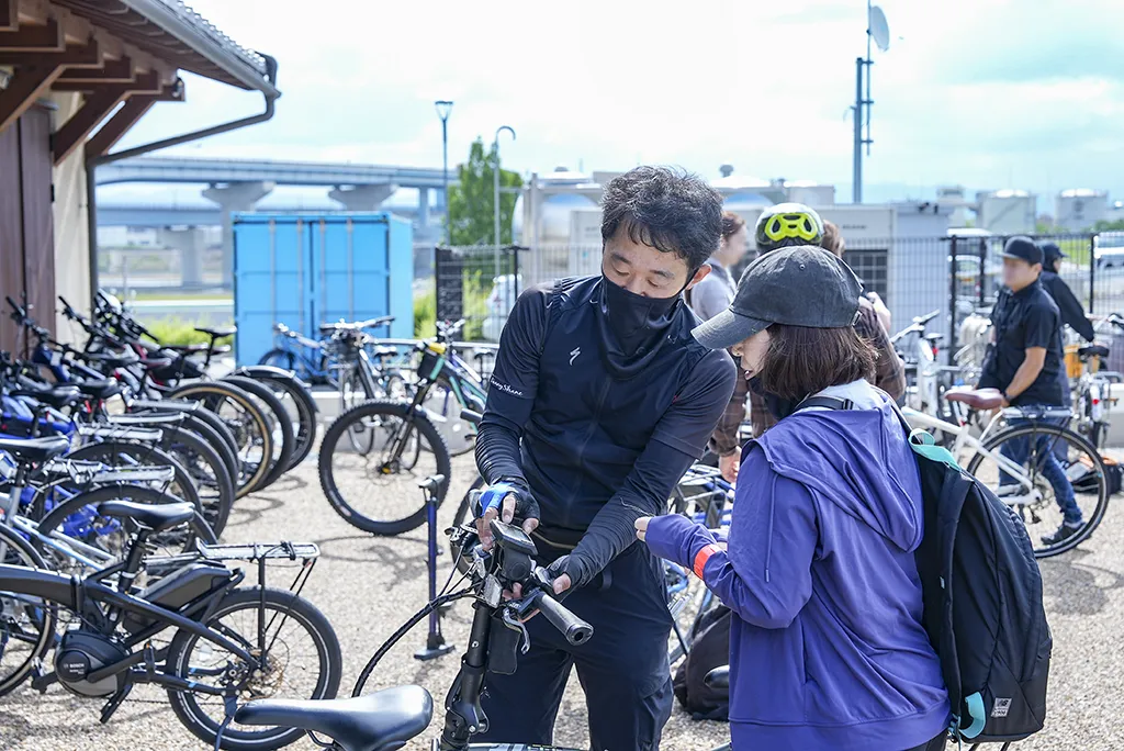 スタッフが丁寧に使い方をレクチャー