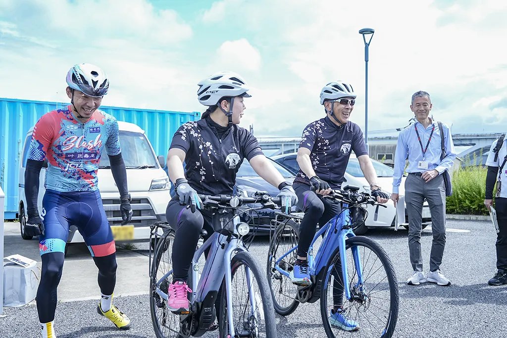 西脇隆俊京都府知事、川田翔子八幡市長、竹之内選手
