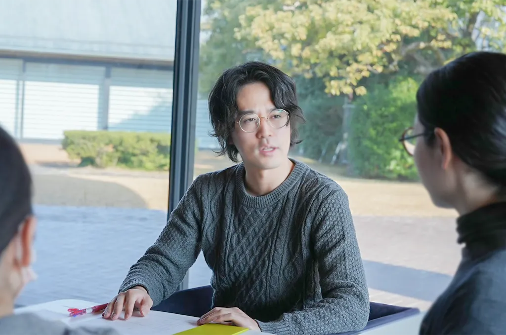 学芸員の竹嶋康平さん