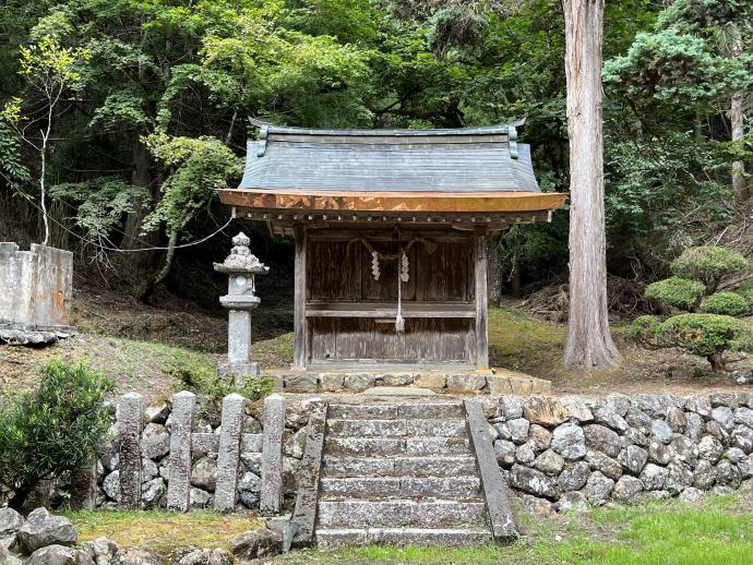 室尾谷神社修理後