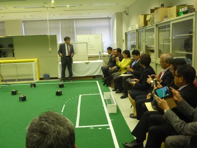 ロボットサッカー（愛知県立大学）
