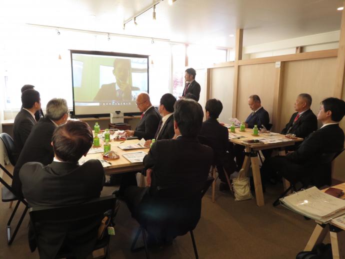 大館市議会【於：わっぱビルヂング】サテライトオフィスでの概要説明と遠隔会議の実演