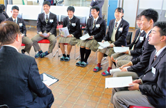 議員の仕事について 府立北嵯峨高等学校