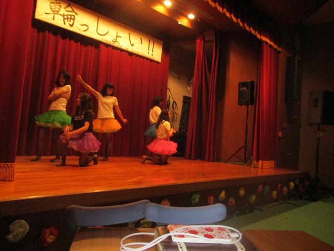 写真：1年生のダンスの様子1