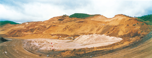 京丹後市網野町掛津における古砂丘砂の採掘地