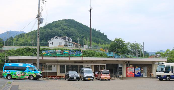 和知駅前