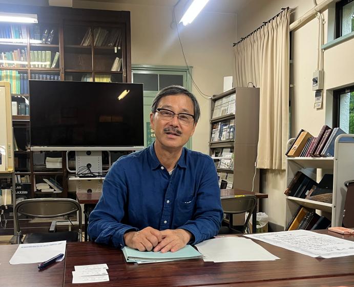 インタビューに答える西村さん