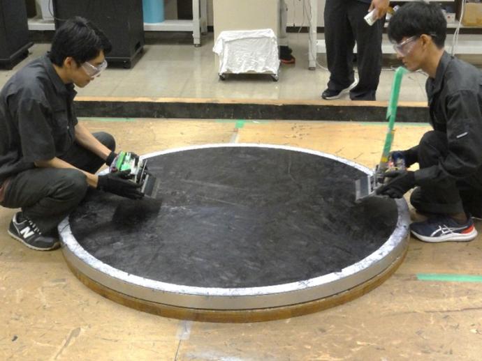 ロボット相撲大会にむけた練習試合の様子