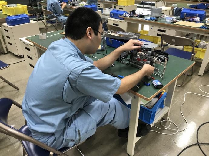 相撲ロボット製作の様子