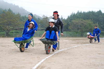 体育祭での一輪車リレー