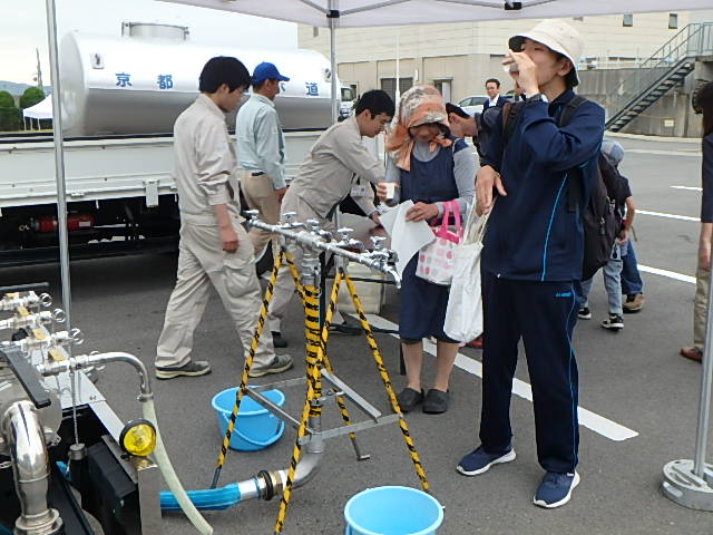 給水車からの試飲